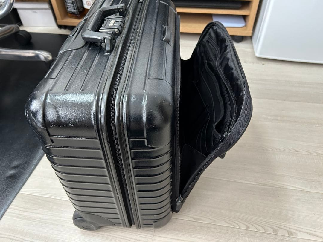 RIMOWA リモワ　機内持ち込み　2輪　TSAロック　黒
