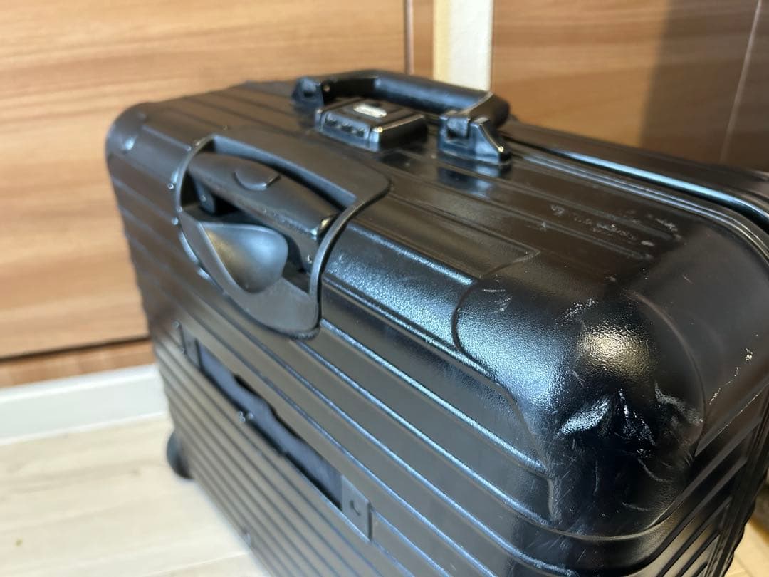 RIMOWA リモワ　機内持ち込み　2輪　TSAロック　黒