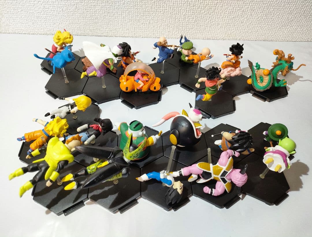 ☆　表表紙　ドラゴンボールフィギュア　神龍　孫悟空　ベジータ　デンデ　フリーザ