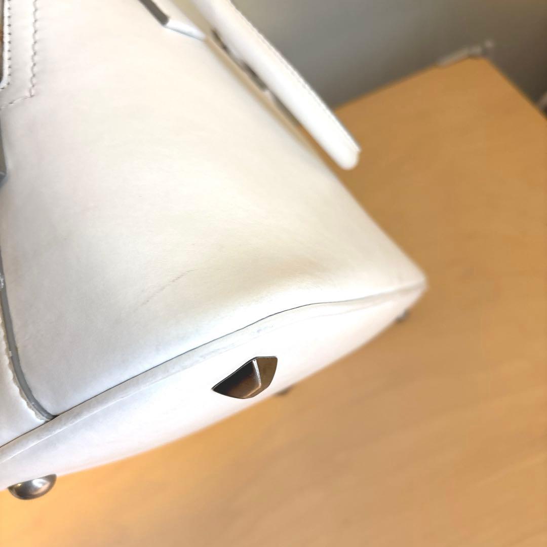 正規品 メゾンマルジェラ5AC ミニ26cm 白レザーショルダーバッグ