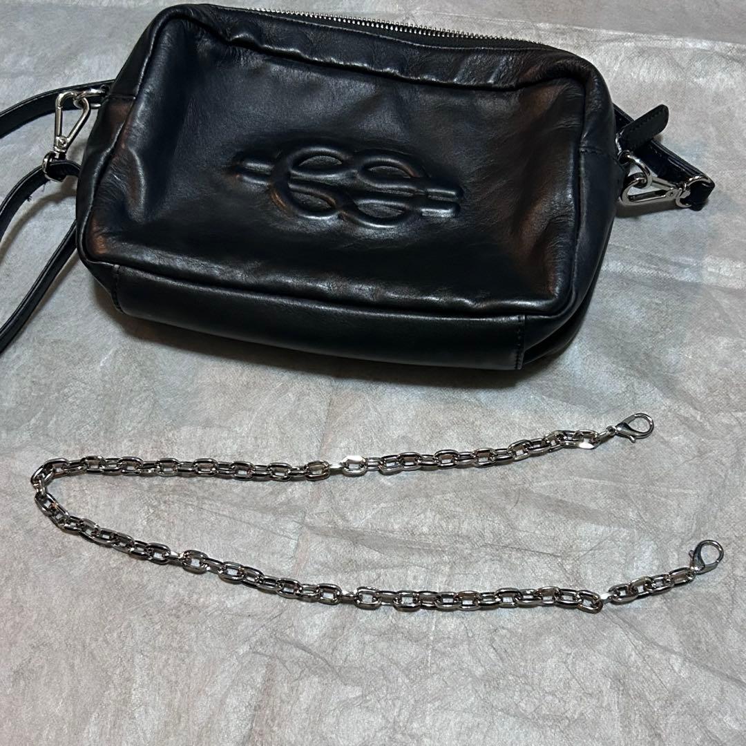 ear PAPILLONNER 《牛革》エンボス ショルダーバッグ ブラック