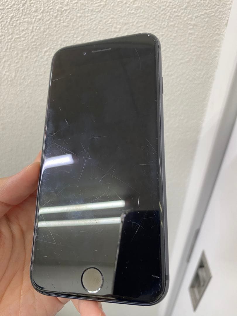 iPhone 8 64GB バッテリー79%84494