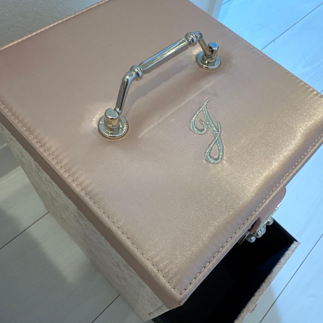 JILLSTUART ジルスチュアート　メイクアップボックス　ピンクレースリボン