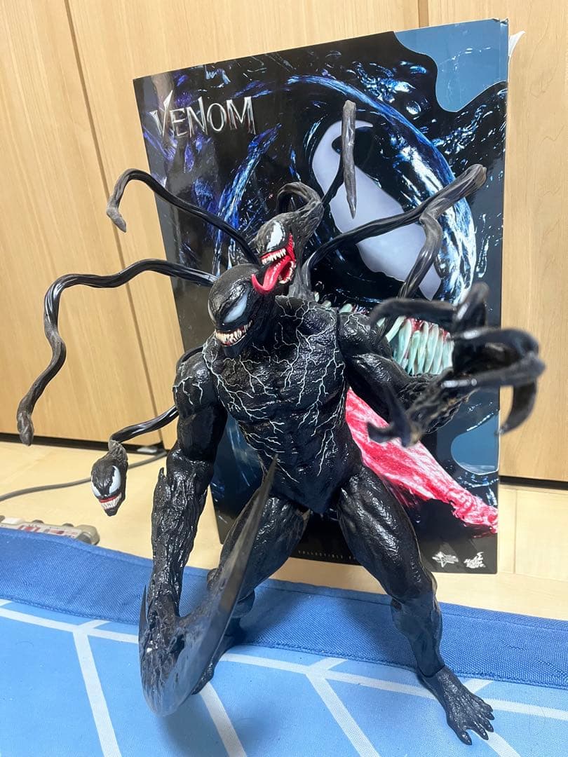 ホットトイズ　ヴェノム