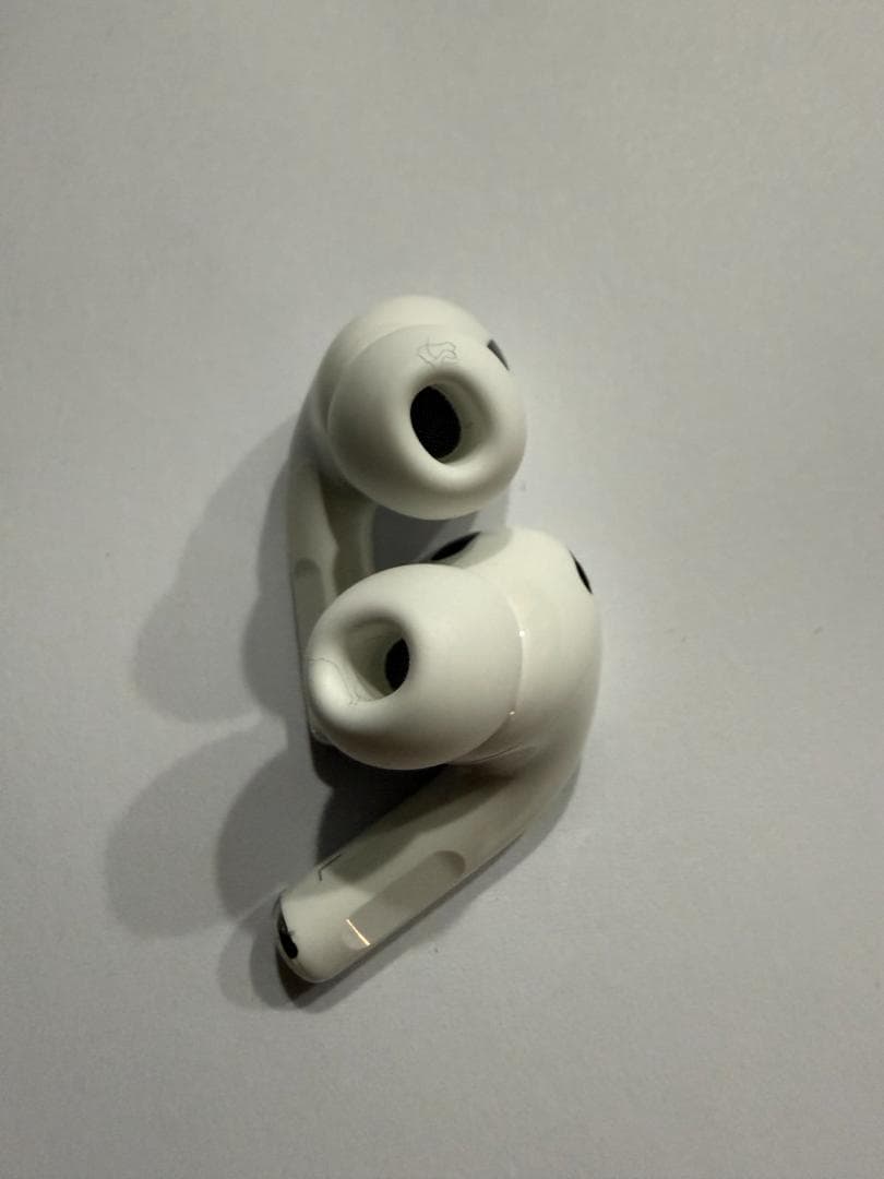 AirPods PRO(第2世代)本体 ホワイト 充電ケース付き