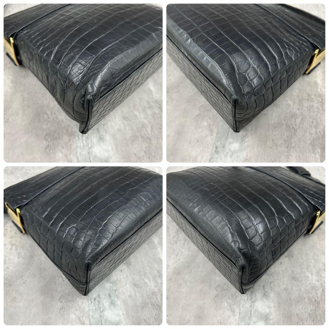 フェラガモ ショルダーバッグ ポシェット 肩掛け クロコ ブラック ヴァラ