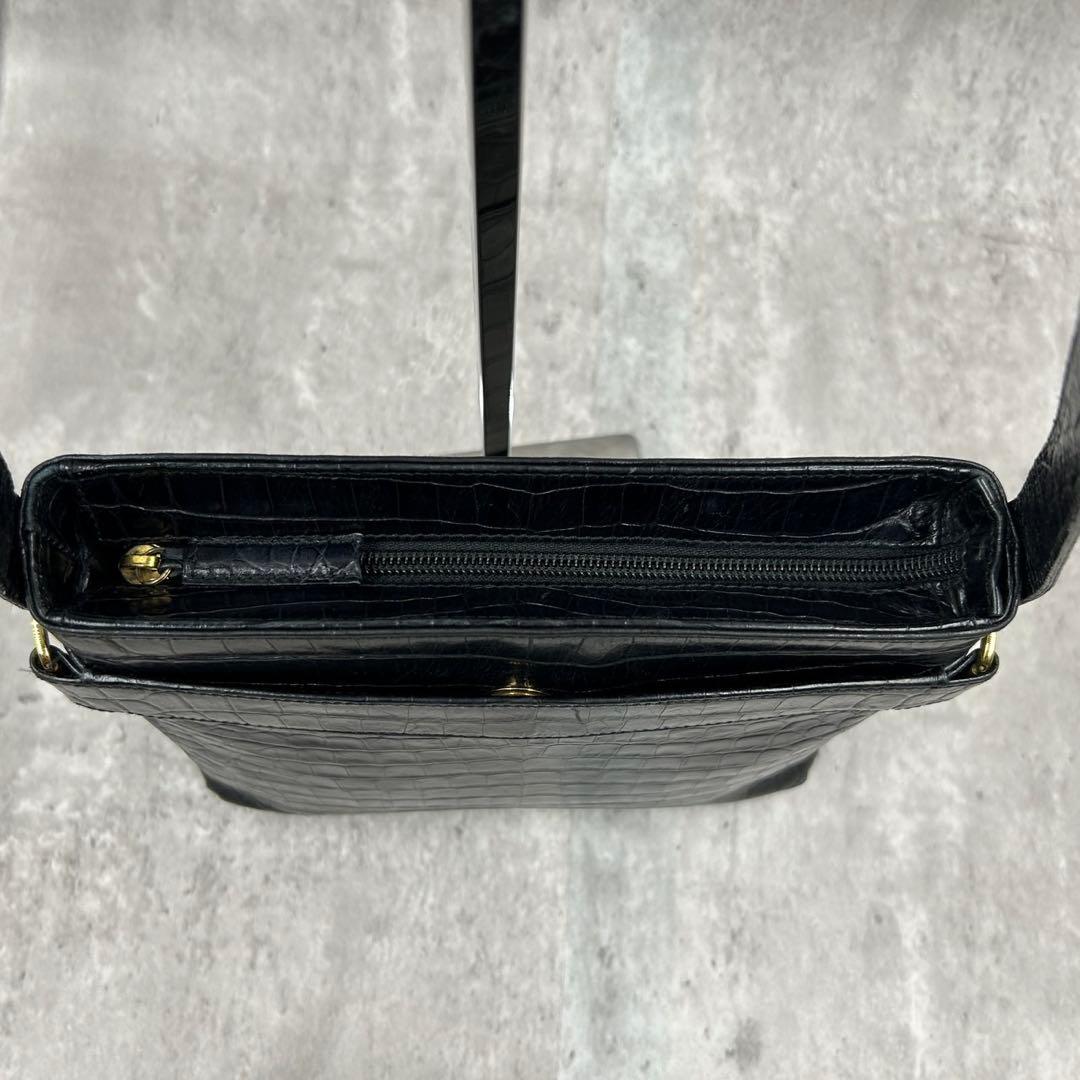 フェラガモ ショルダーバッグ ポシェット 肩掛け クロコ ブラック ヴァラ