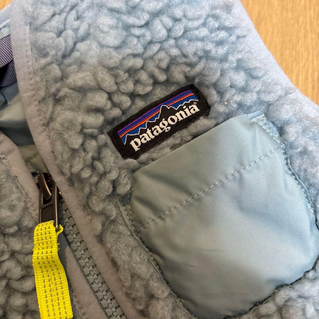 カヌレ　Patagonia　ベスト　キッズ　巾着付き　帽子付き