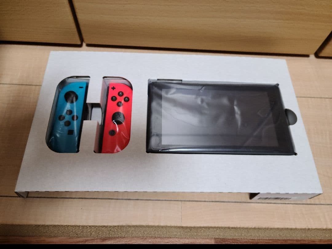 Nintendo Switch 本体 青/赤 ジョイコン付き・送料無料