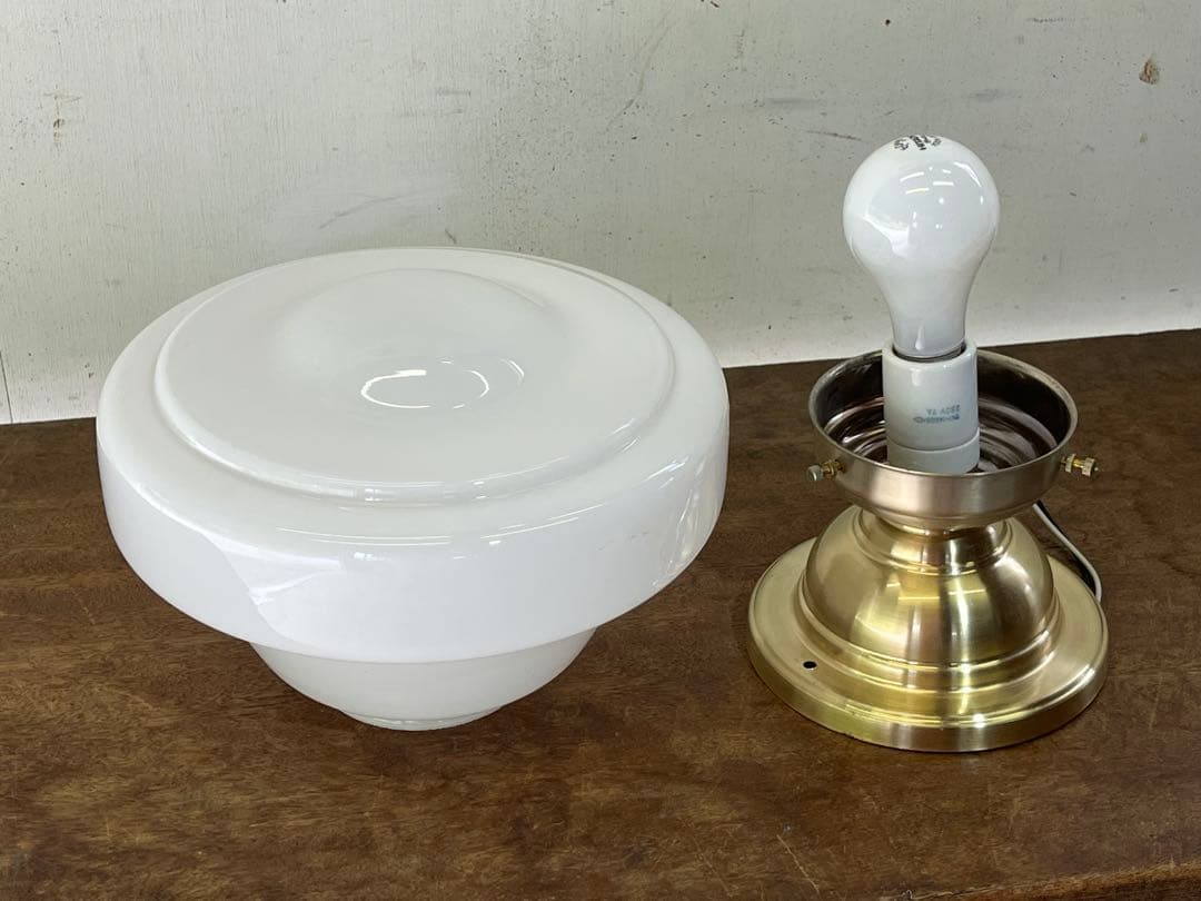 次*丸様 「デッドストック」ガラスシェードの照明器具 レトロ天井照明 ペンダント