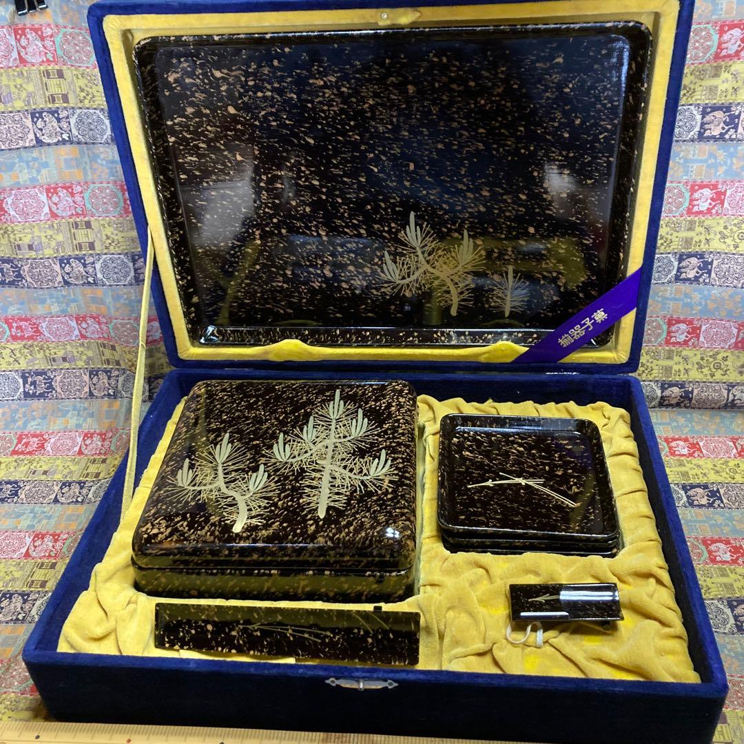 松葉柄　漆塗菓子器揃　ビロードに覆われた木箱入り5品9セット