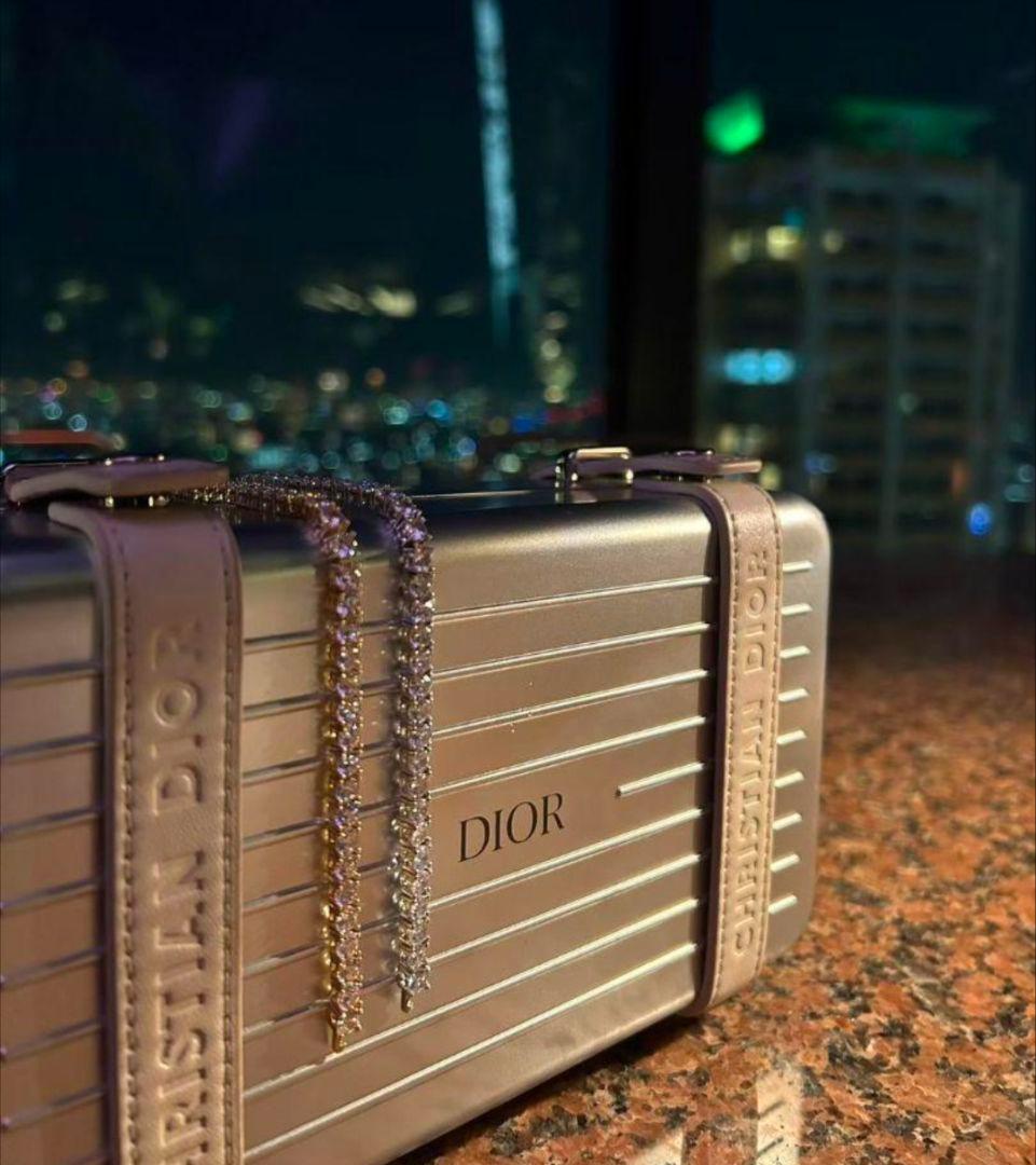 高級感あふれる シルバー チェーンネックレス CZダイヤ装飾　石あり