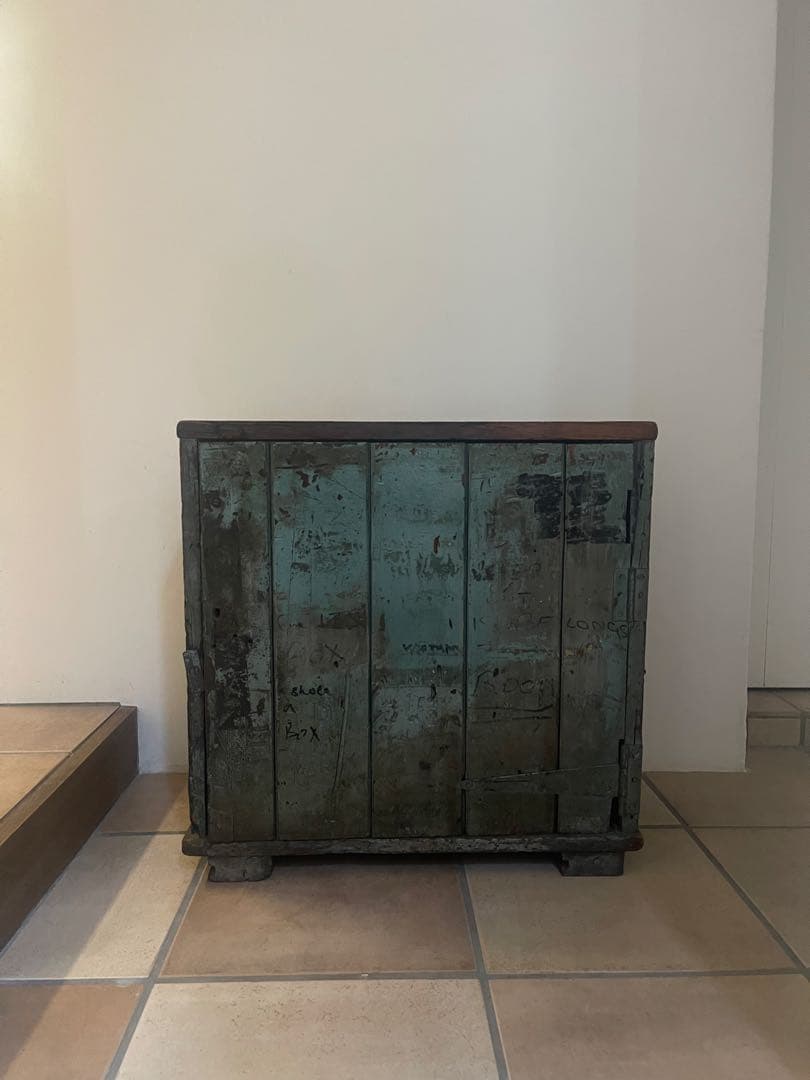 ヴィンテージ 木製本棚・収納キャビネット ペイント剥離・手書き文字あり｜工業系