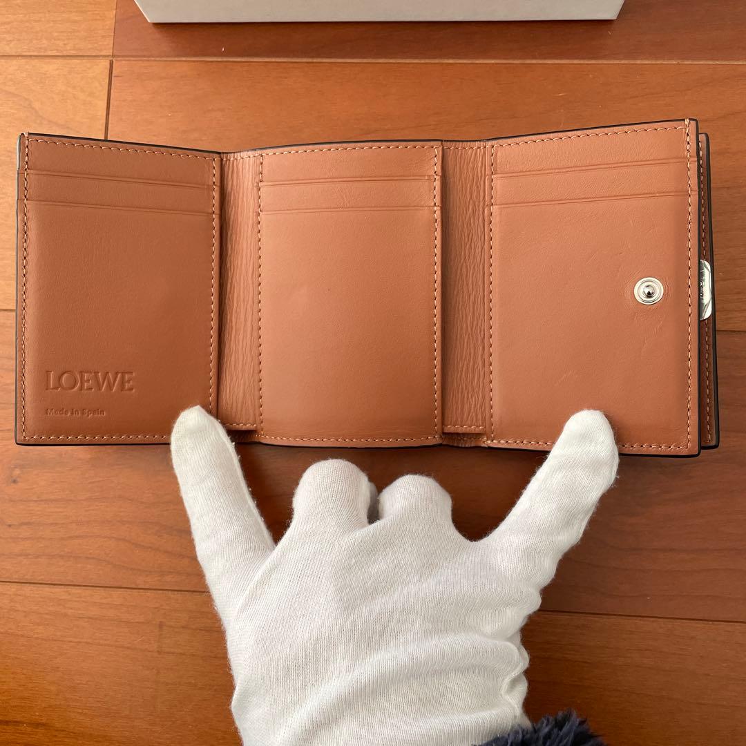LOEWE ロエベ アナグラム トライフォールド 財布 ブラウン　三つ折り財布