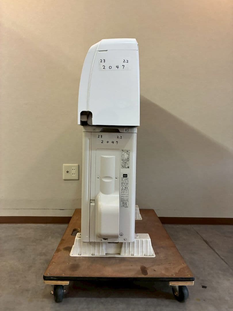 ◯2047 東芝【RAS-J221E1R】2023年製 6畳 エアコン 中古