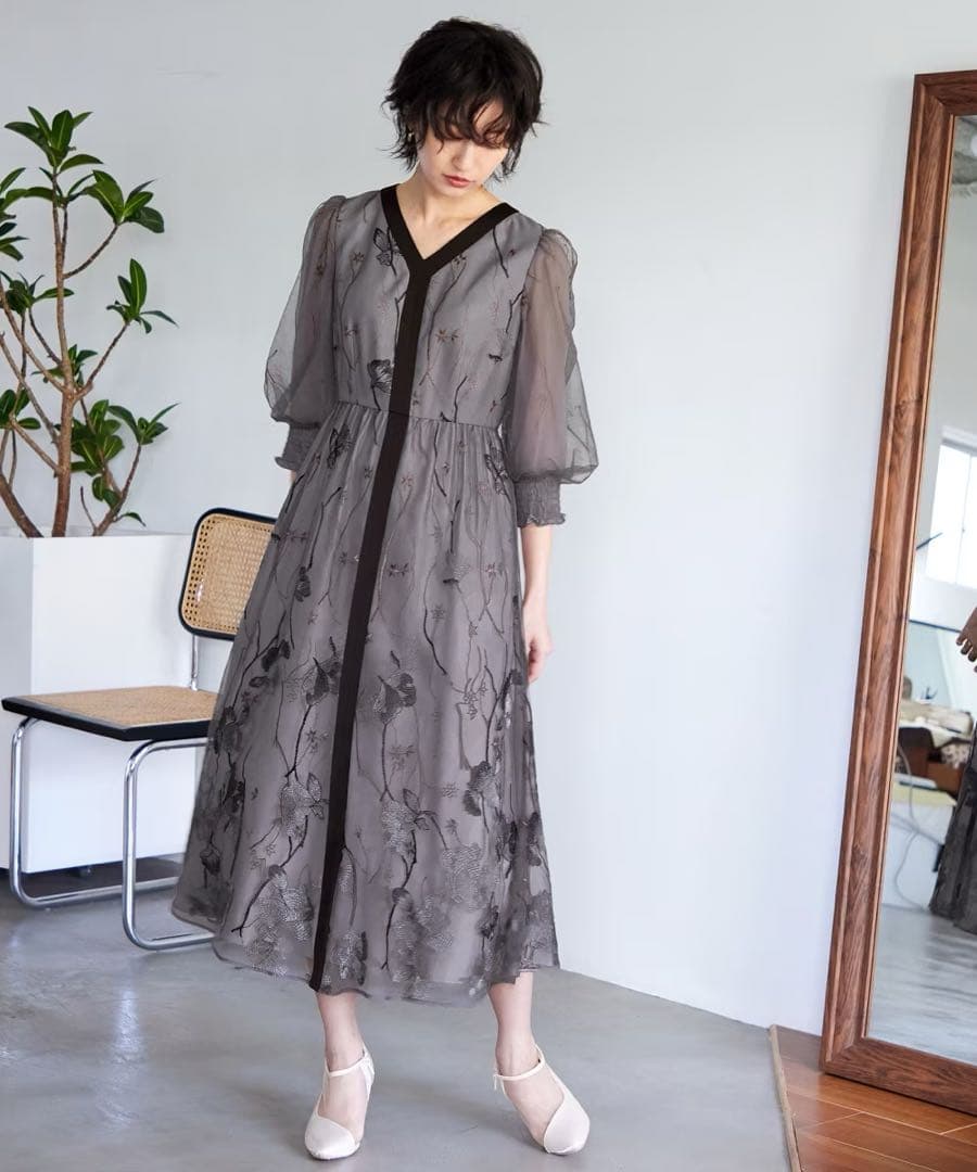 【新品・未使用】オケージョンドレス Ⅴネック 刺繍レース ワンピース ドレス