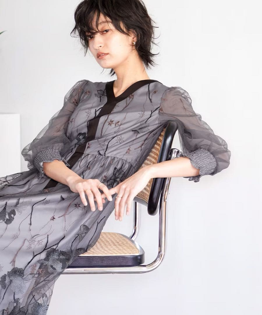 【新品・未使用】オケージョンドレス Ⅴネック 刺繍レース ワンピース ドレス