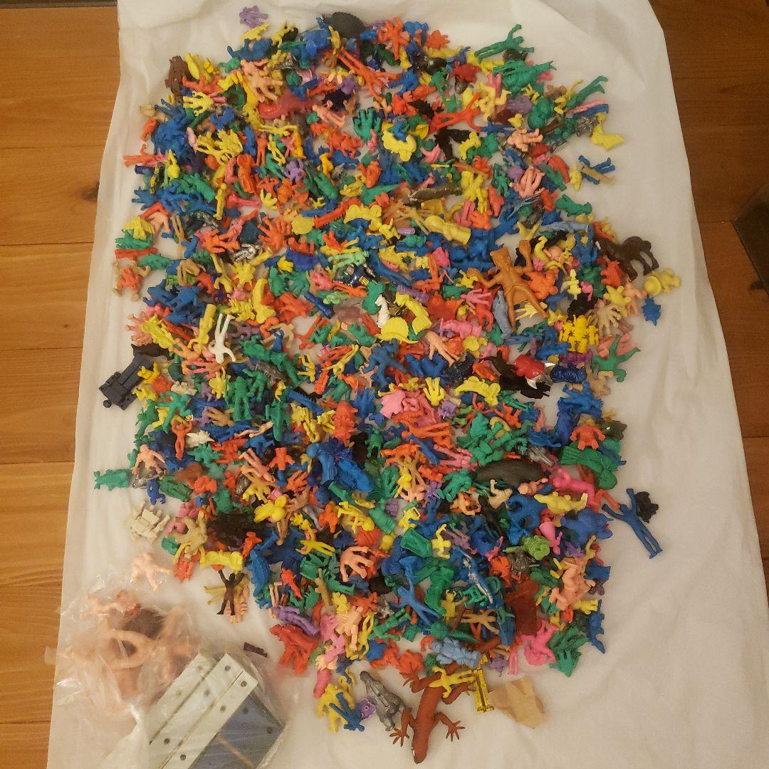 ガン消し　キン消し　特撮　怪獣など　当時物　大量まとめ売り　1000体以上