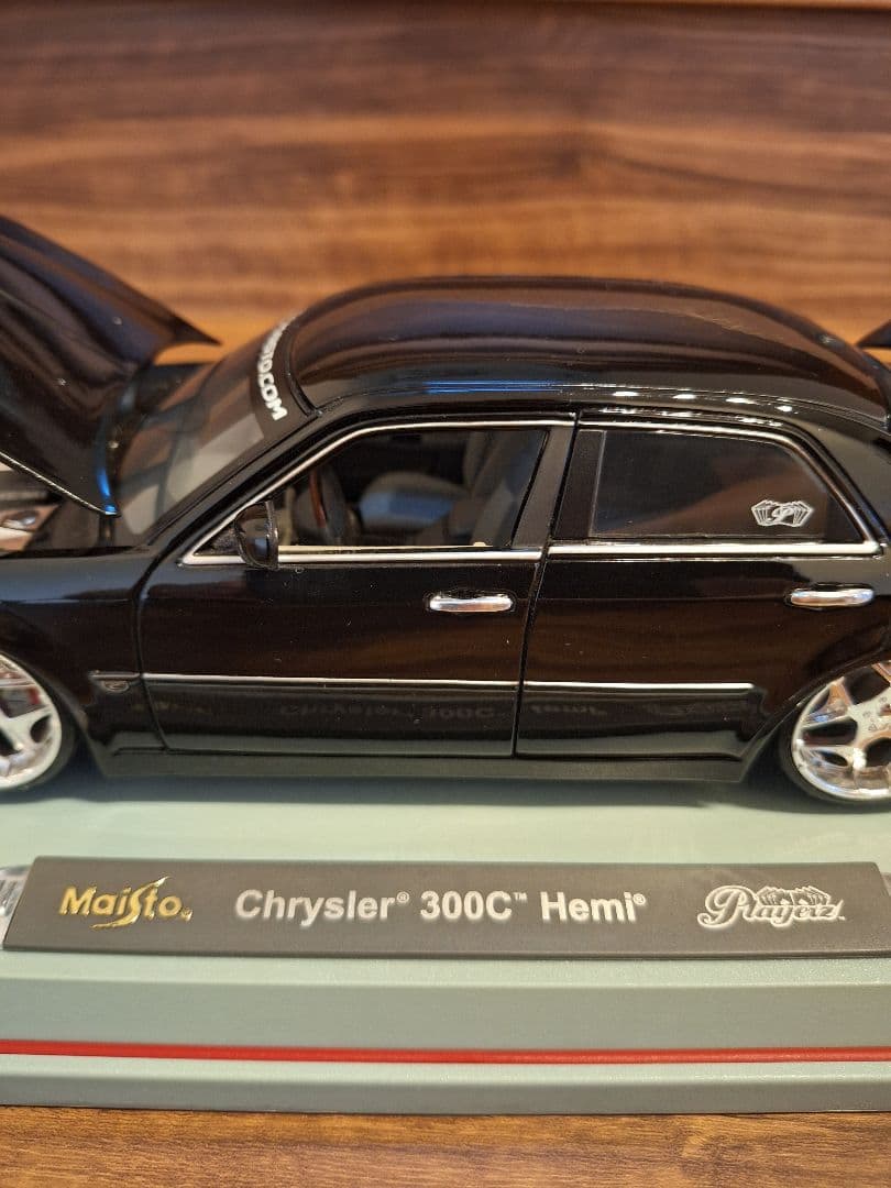 1/18　クライスラー300C