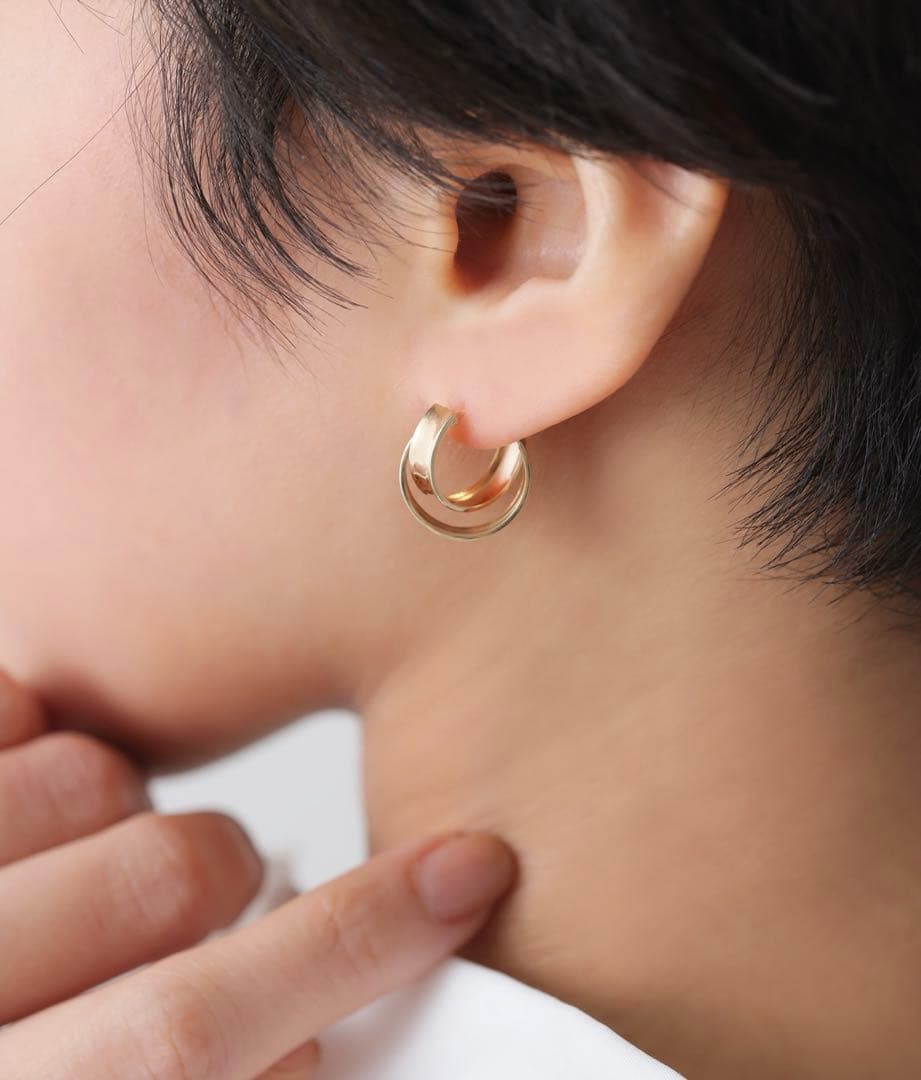 Lilas ワイドラインクロスフープピアス K10（両耳）