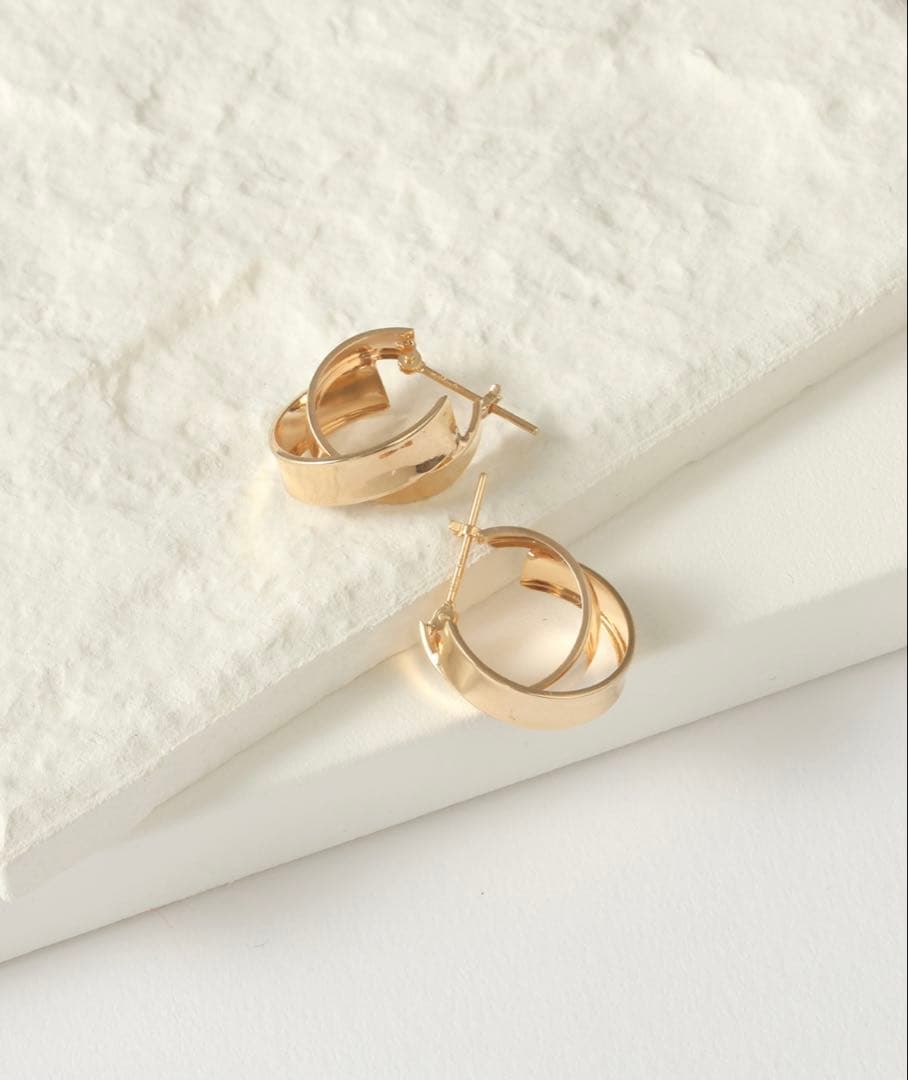 Lilas ワイドラインクロスフープピアス K10（両耳）