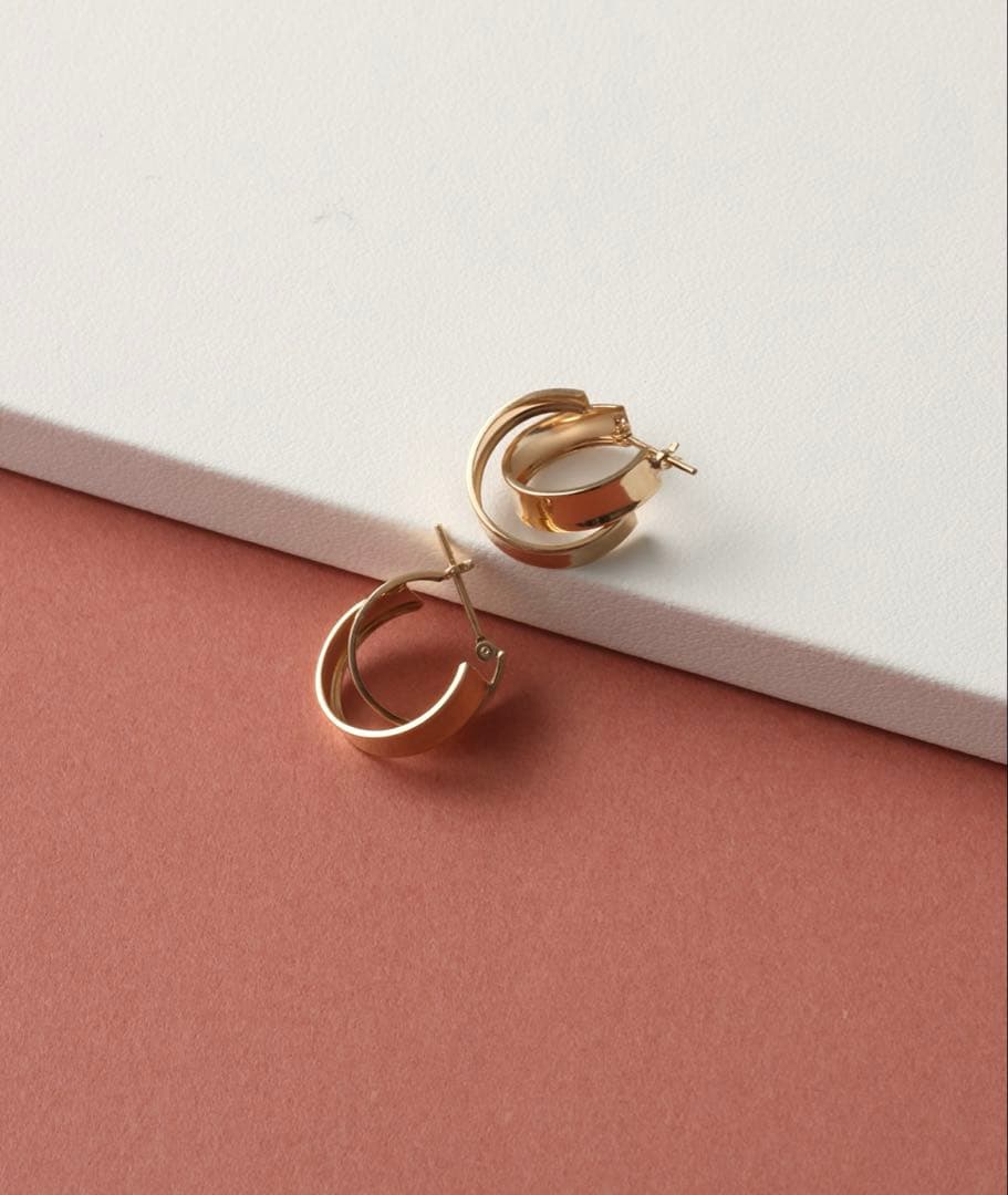 Lilas ワイドラインクロスフープピアス K10（両耳）