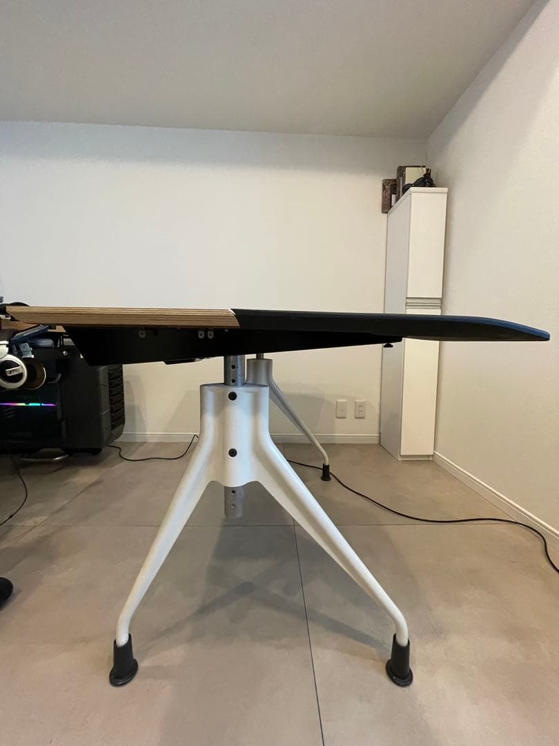 エンペロップデスク ハーマンミラー