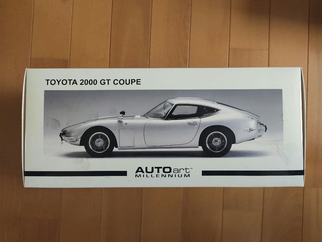 未開封　オートアート　トヨタ2000GT　銀色　テールランプ逆Ver