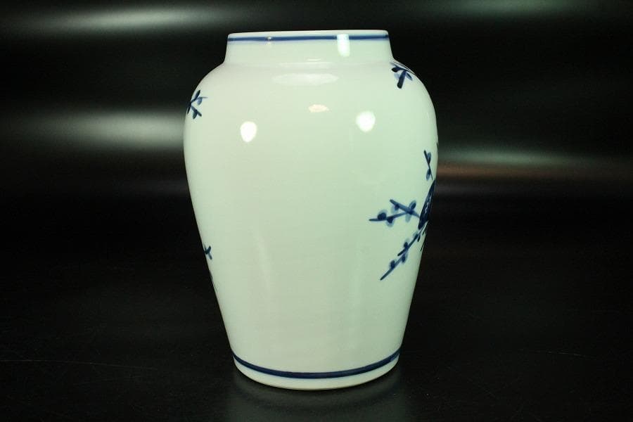 近藤潤 染付 梅絵 花瓶 共箱 栞 未使用(K-A233)