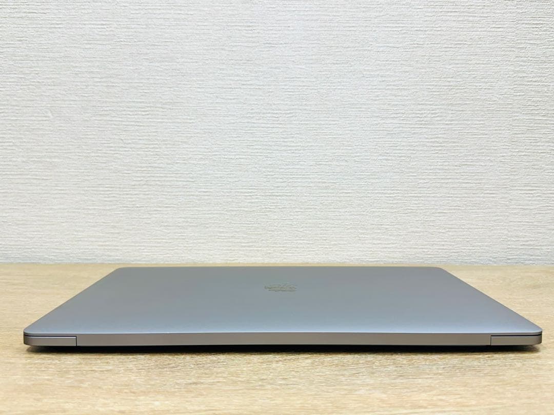 2025年OS] 美品MacBook Pro ／4K／ほぼ新品バッテリー