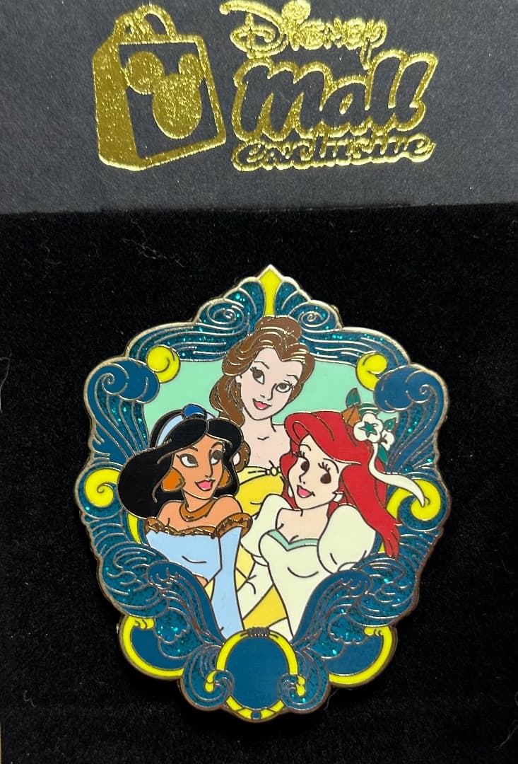 ディズニーモール　プリンセス　ピンバッジ　LE100