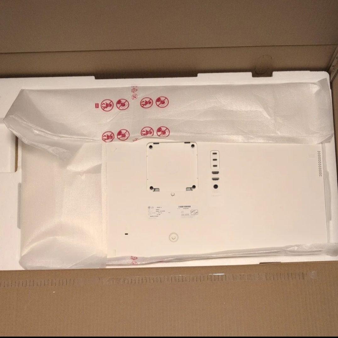 LG スマートモニター 32SR83U-W