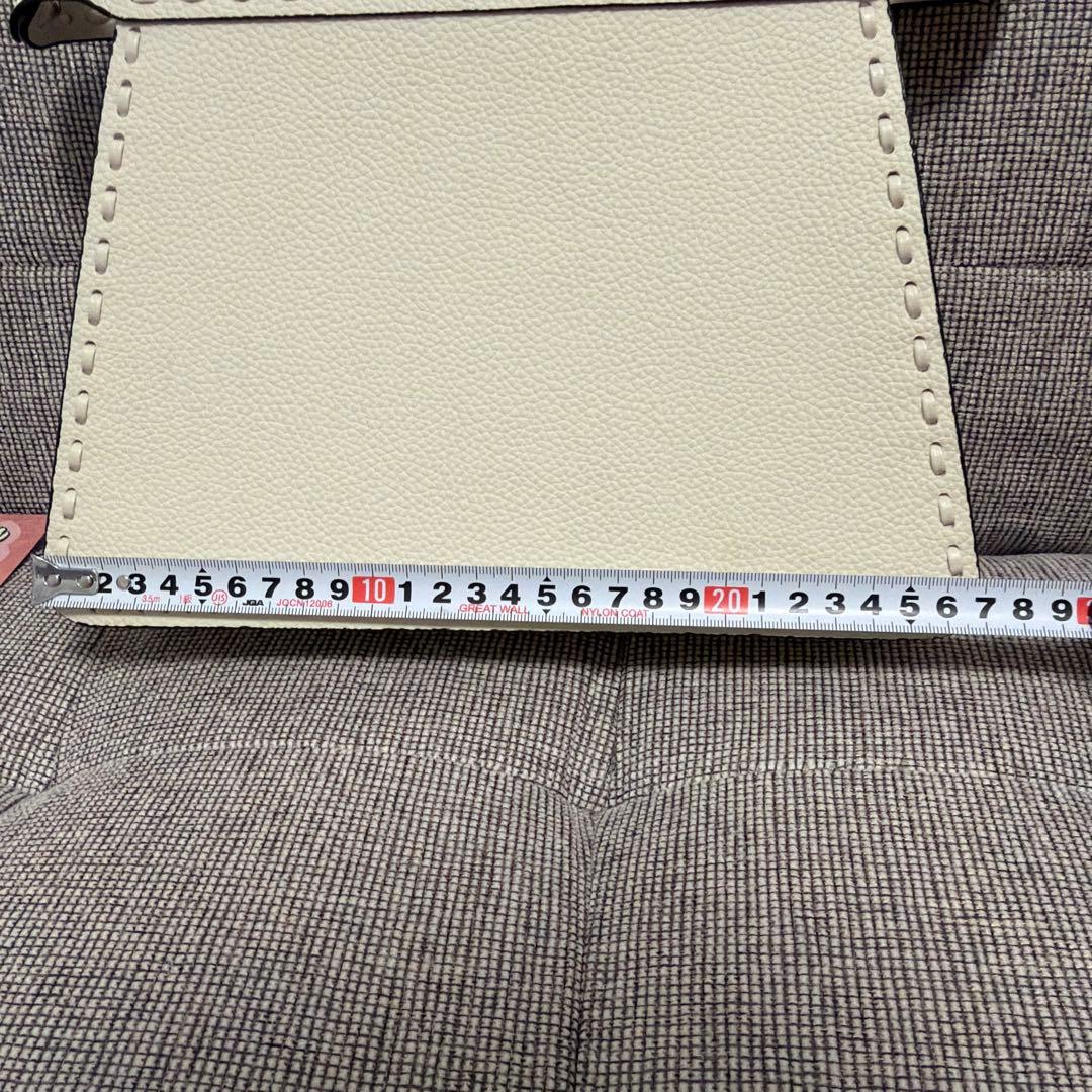 ハ*ん様 タイムsaleホワイト　レザー　ハンドバッグ　ピーカブー　売り切り