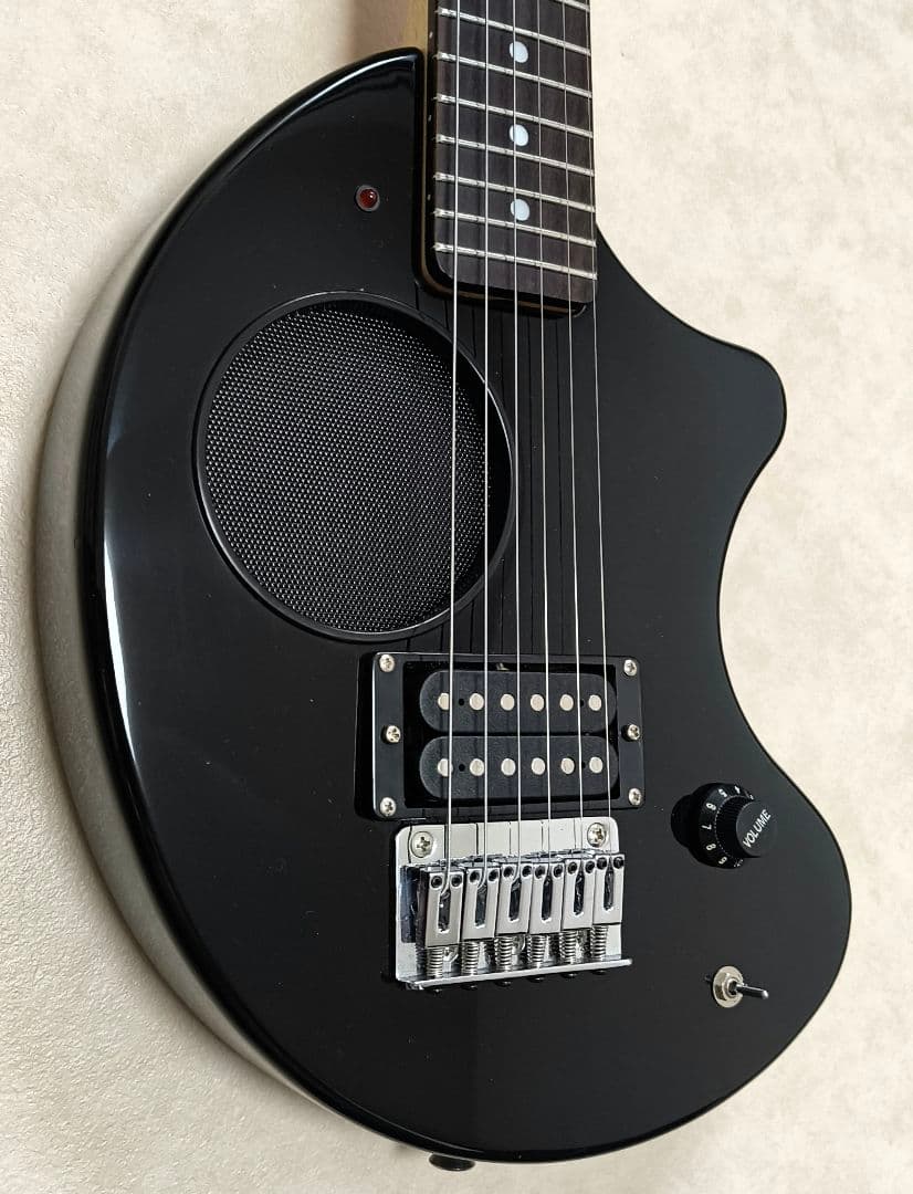 【超美品】ZO-3 ブラック アンプ内蔵ミニギター 専用ケース付き！！