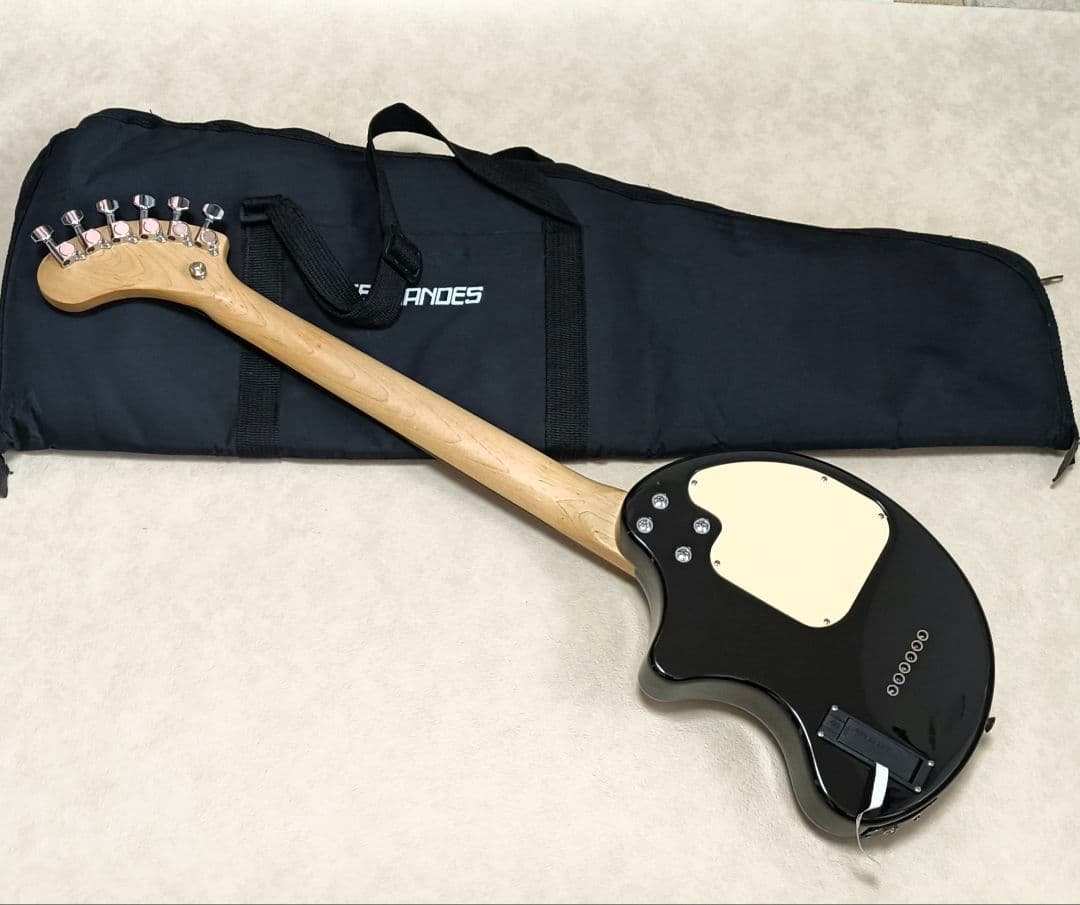 【超美品】ZO-3 ブラック アンプ内蔵ミニギター 専用ケース付き！！