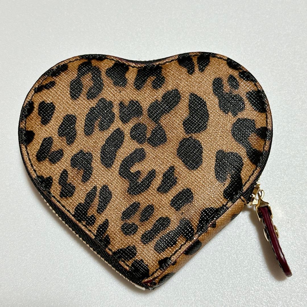 フェラガモ ハート型 レオパード柄 ケース ガンチーニ