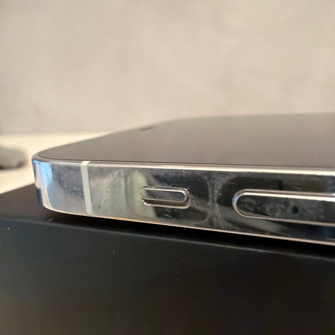 iPhone12 Pro本体シルバー