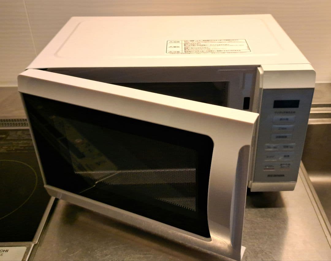 【美品】アイリスオーヤマ 電子レンジ KMB-F186-W 2023年製造