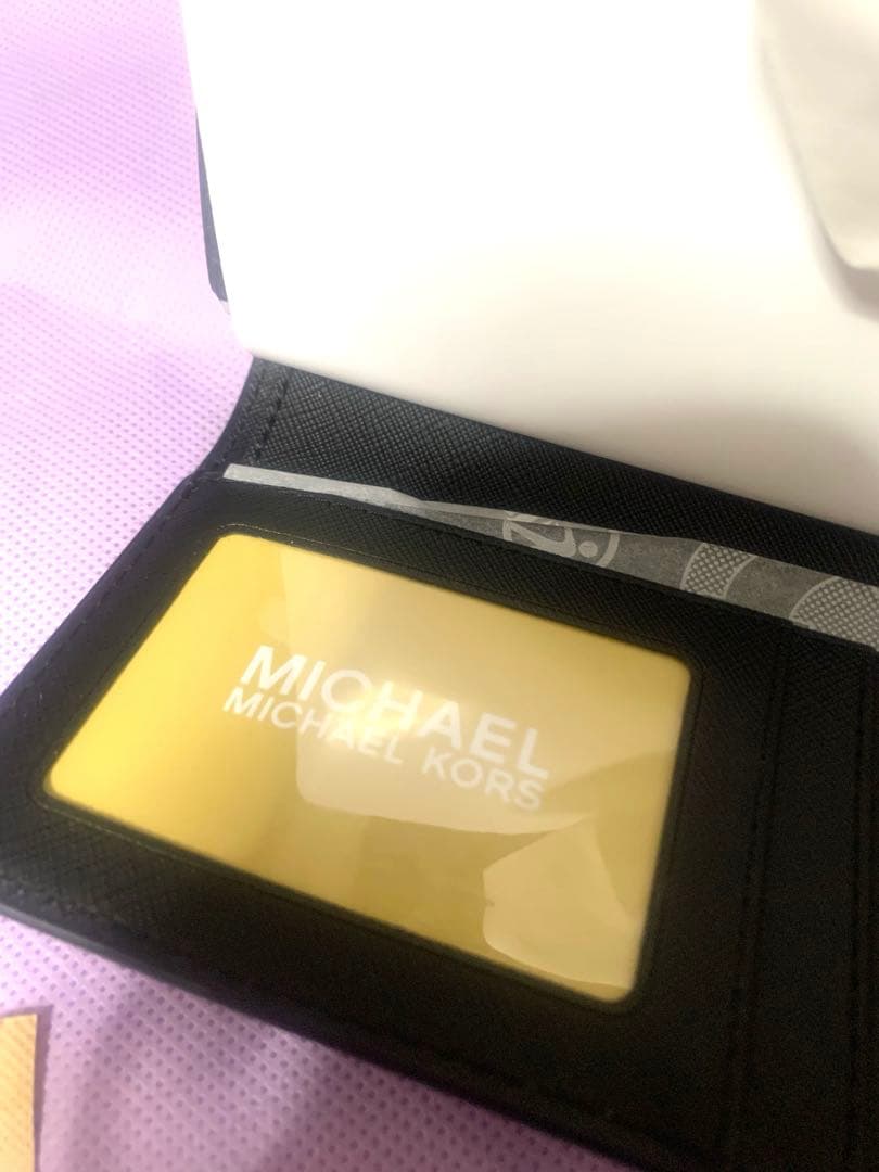★未使用★MICHEAL KORS 二つ折り財布