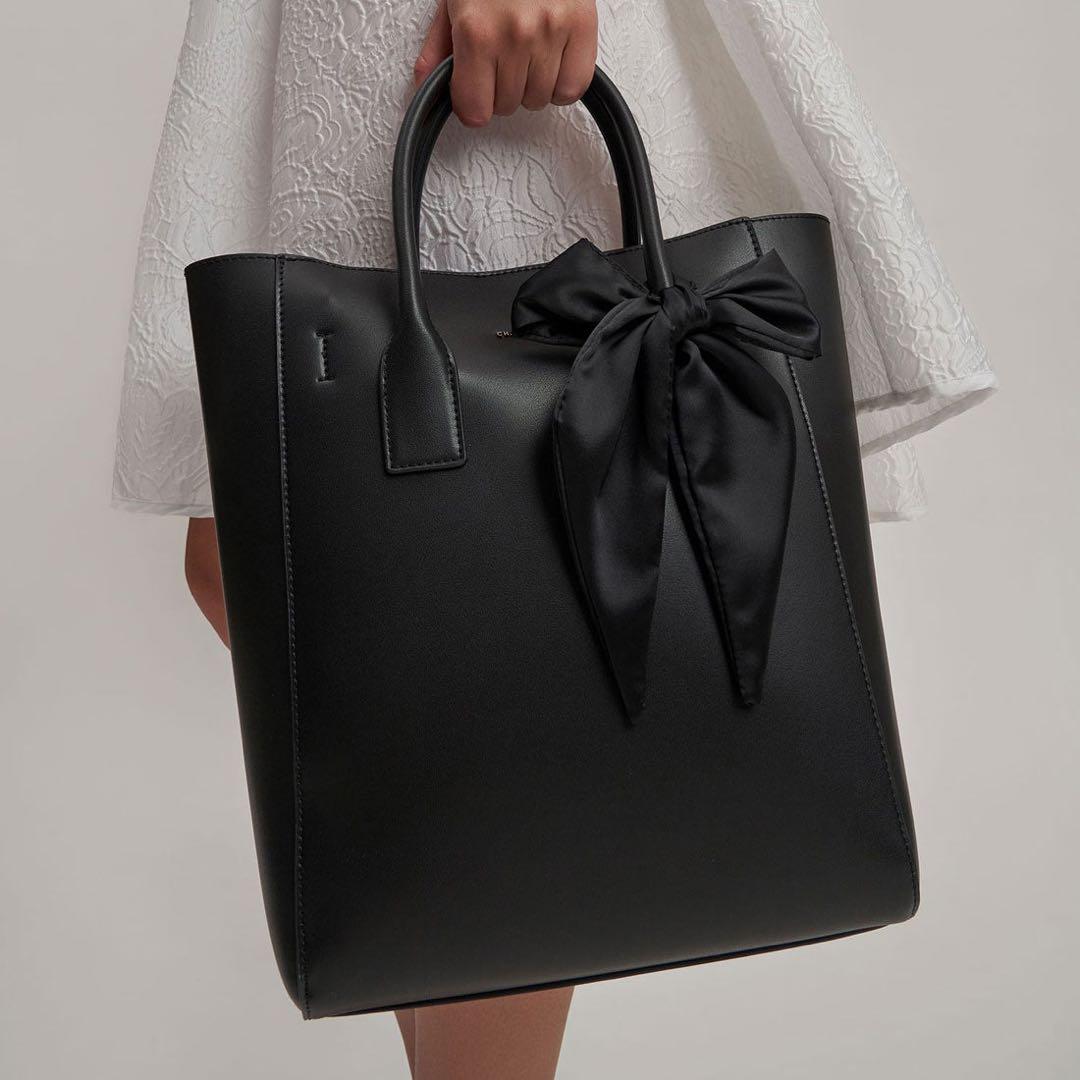 新品　未使用✴︎CHARLES&KEITH バック A4バック