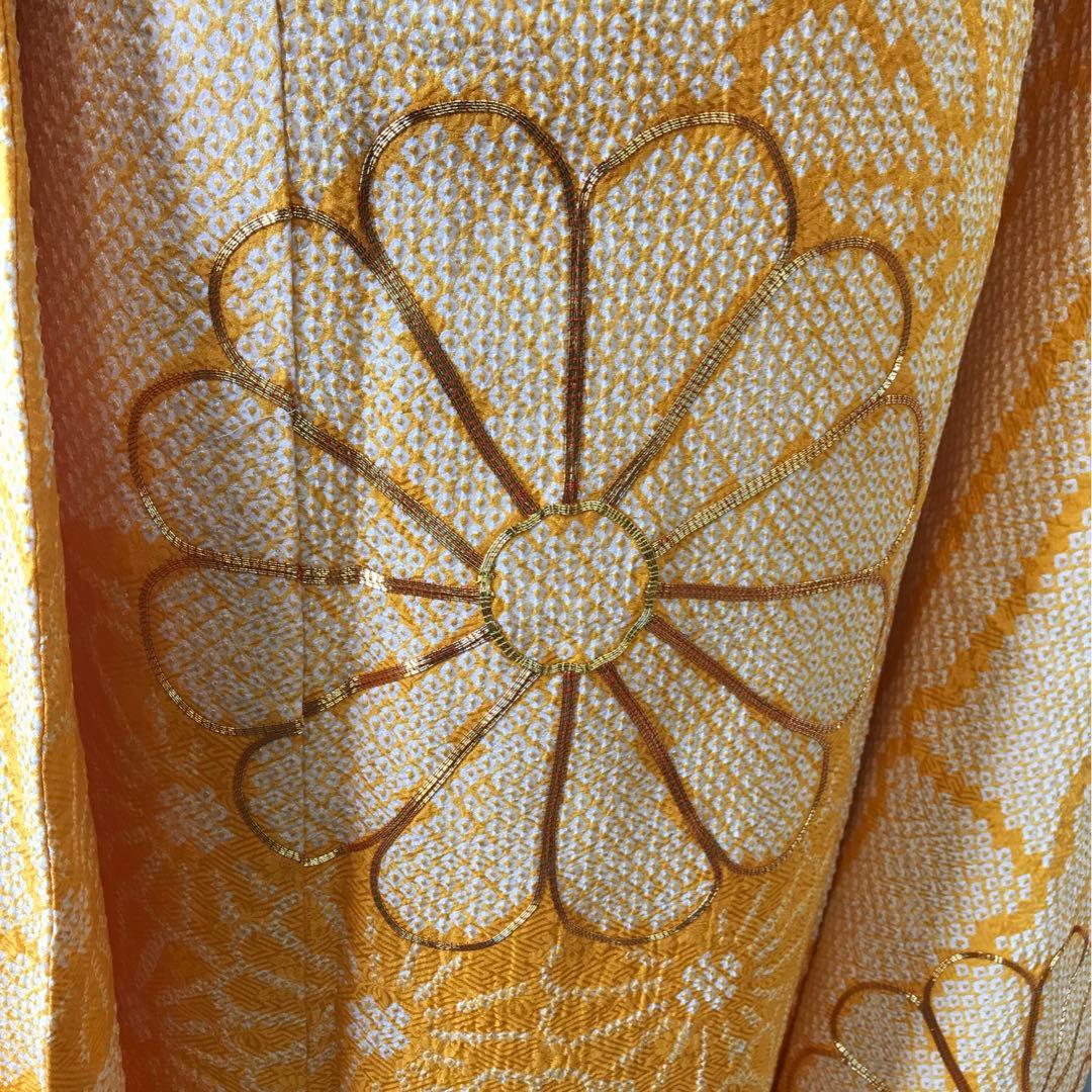 正絹　絞りの振袖　菊柄に金駒