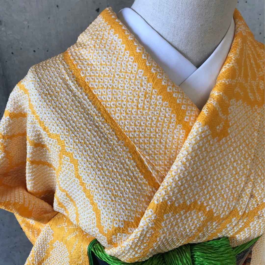 正絹　絞りの振袖　菊柄に金駒