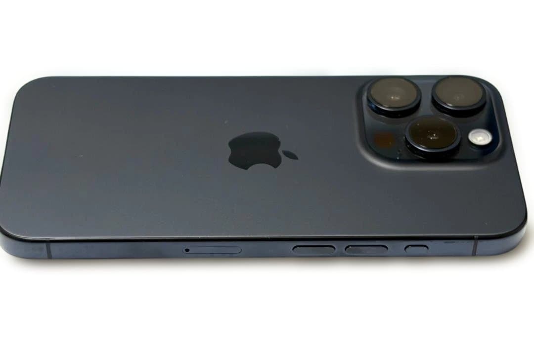 【美品】iPhone15Pro 128GB ブルーチタニウム