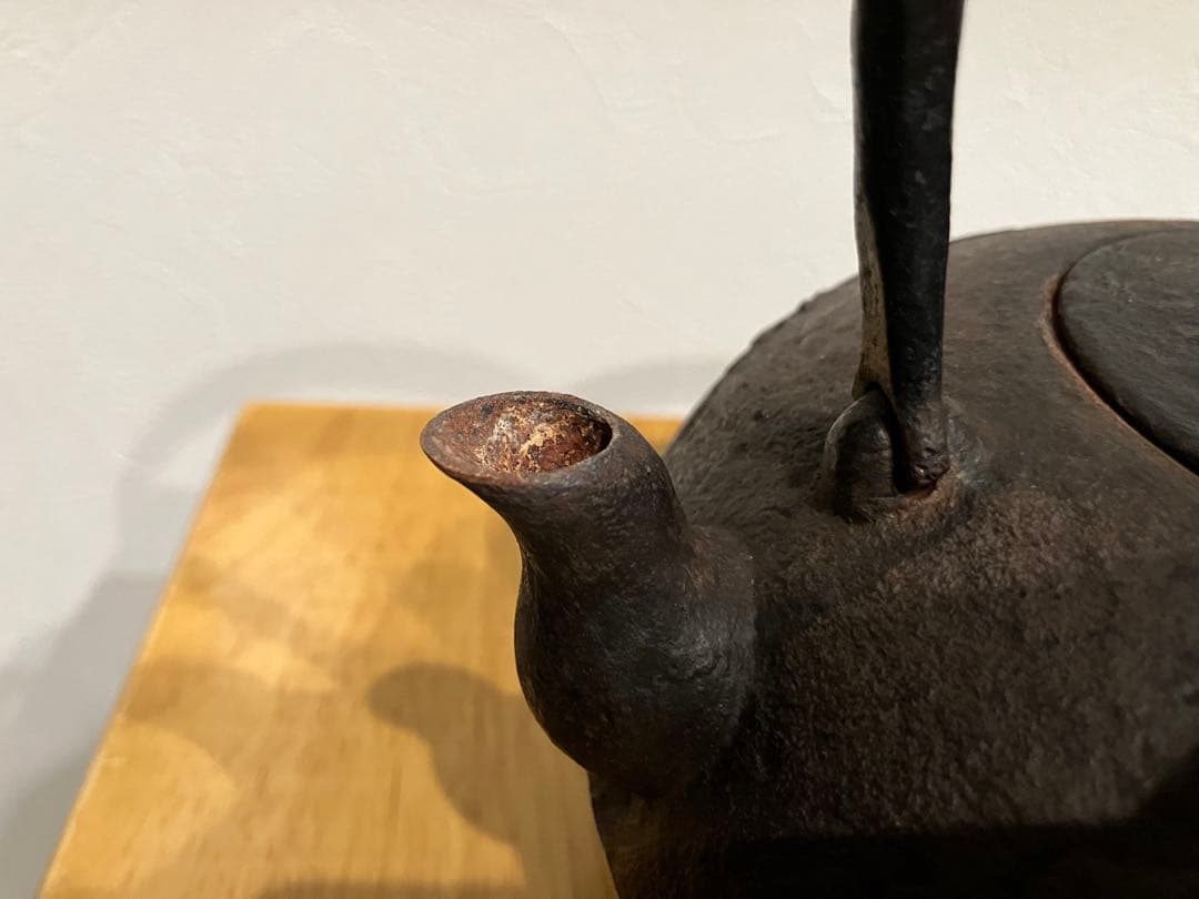 本番盛岡 薫山 南部鉄器 鉄瓶 平丸型 雲龍 1.6リットル