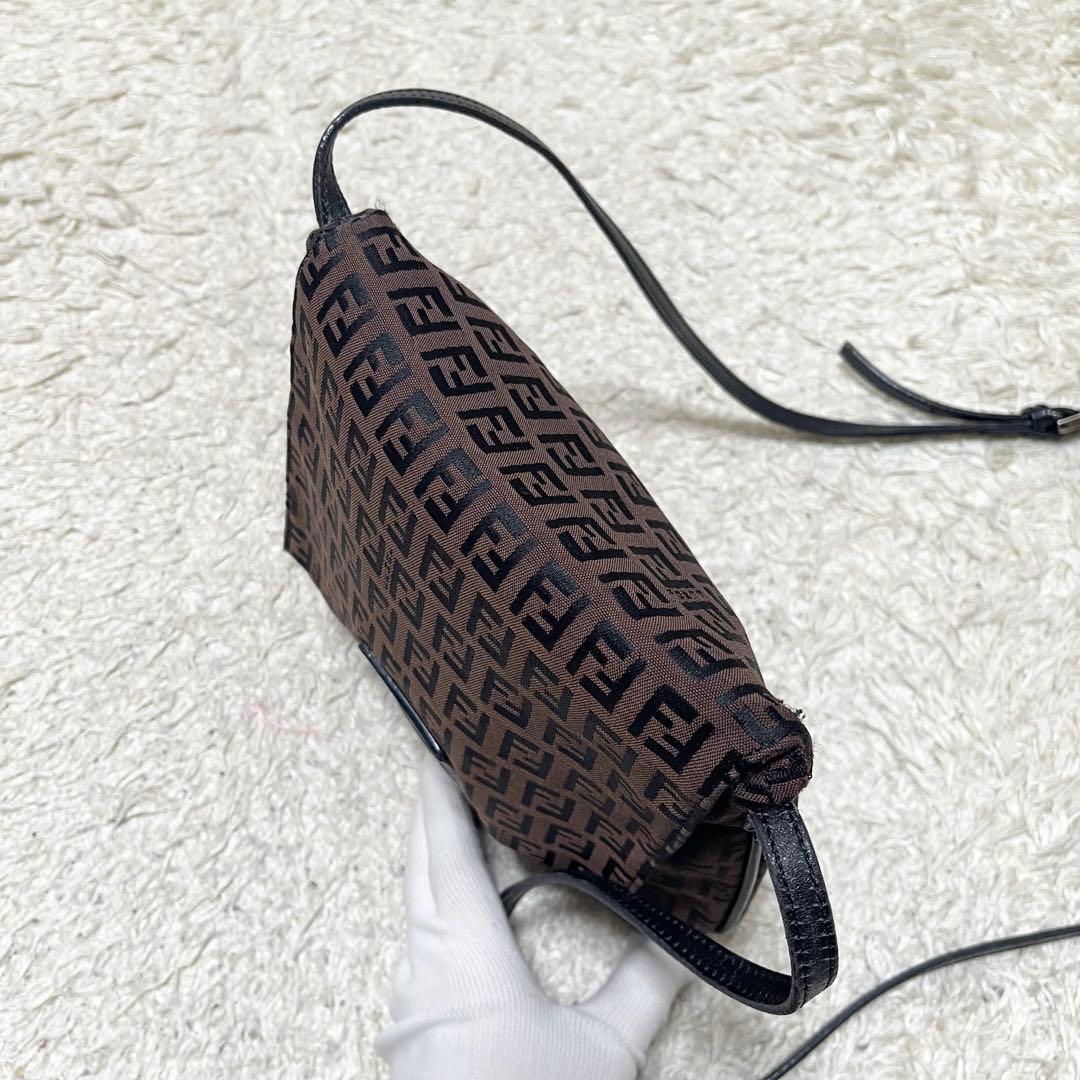 【良品】フェンディ　ショルダーバッグ　ポシェット　レザー　キャンバス　ズッキーノ