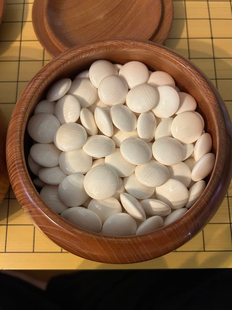 碁盤 囲碁セット 盤厚18cm 盤上42×45cm 脚付き へそ有り 蓋付き