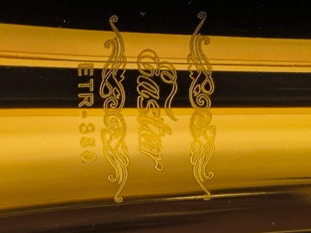 金色トランペット本体 70マウスピース付き、未使用品