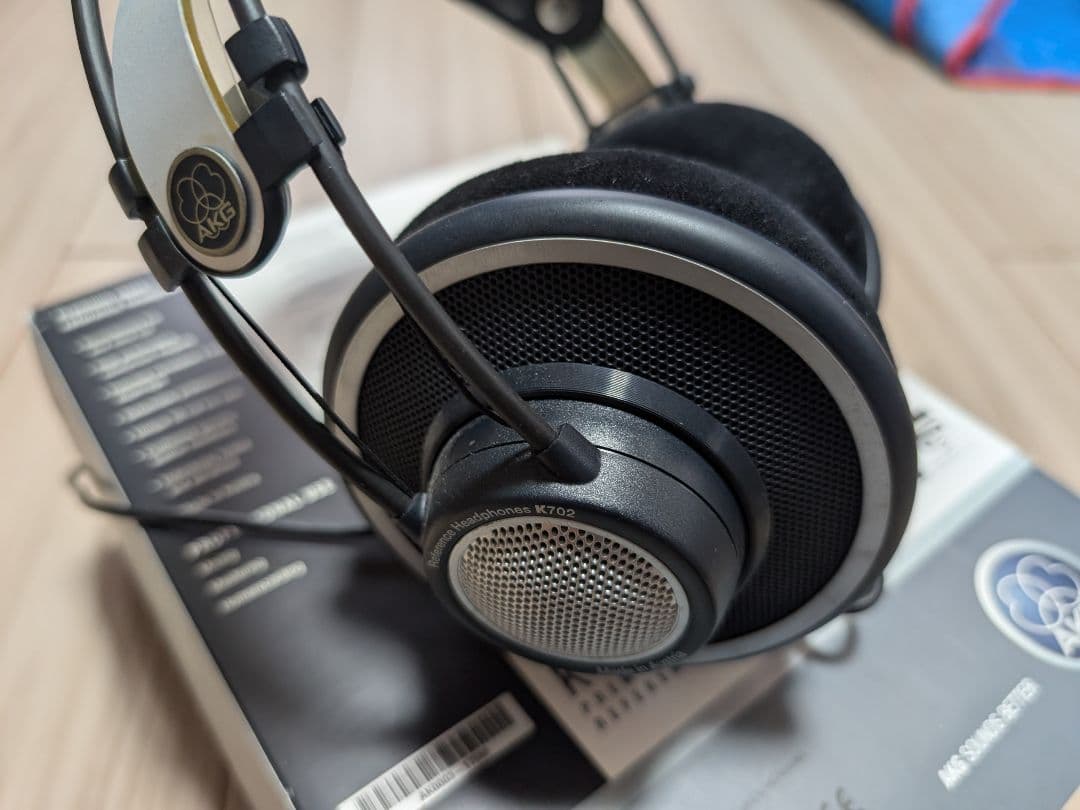 ヘッドホン AKG k702