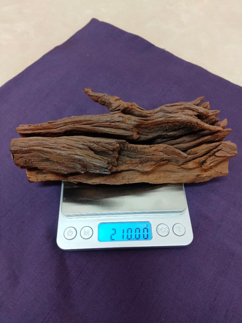 【重量級！！珍品】　２１０g シャム沈香山子　寸聞多羅　希少　貴重