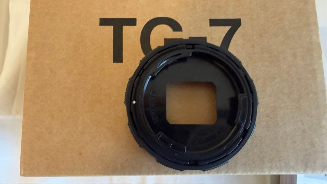 新同品　オリンパスOM TG-7 元箱付&5240円の純正レンズバリア付